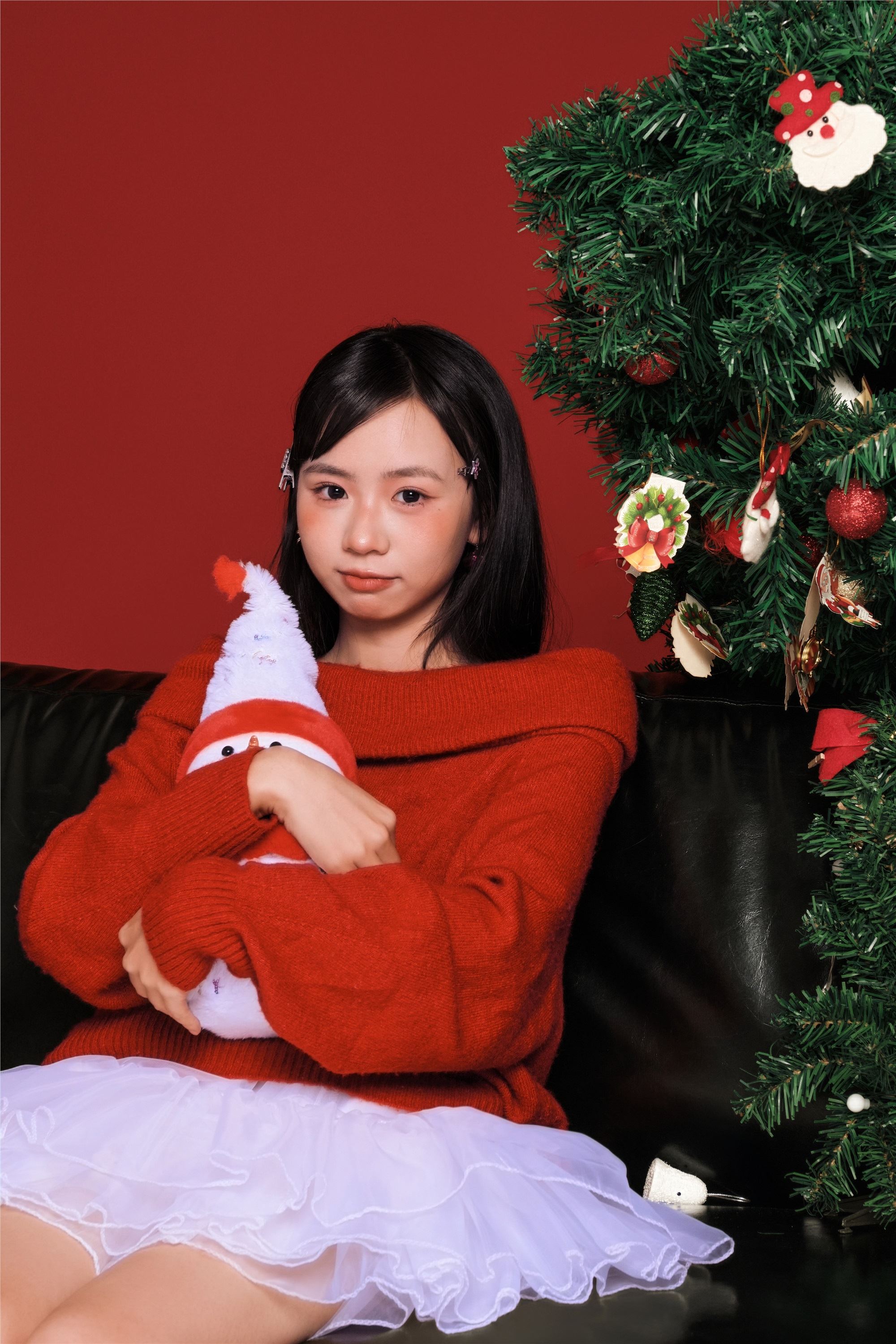 YITUYU艺图语 2025.02.01 红色圣诞 是三金呀